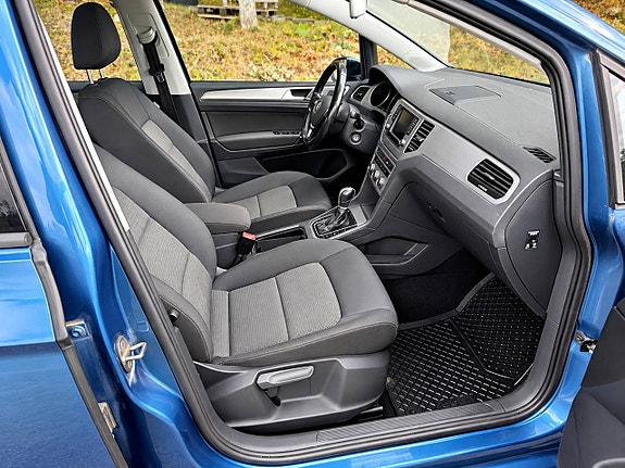 Volkswagen Golf Sportsvan 9 of 10