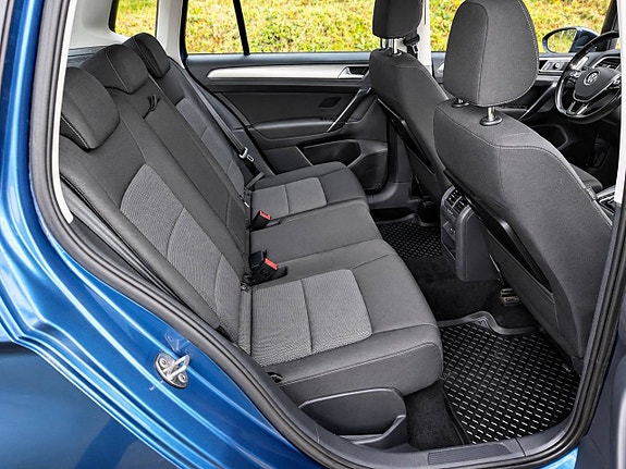 Volkswagen Golf Sportsvan 10 of 10