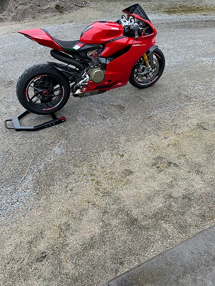 Ducati 1199 Panigale 2 of 5