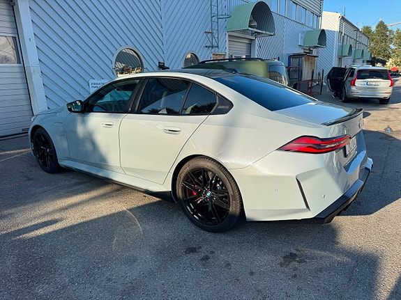 BMW M5 4 of 5