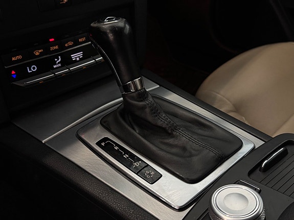 Mercedes-Benz E350 22 of 25