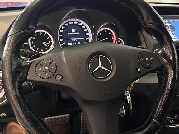 Mercedes-Benz E350 23 of 25