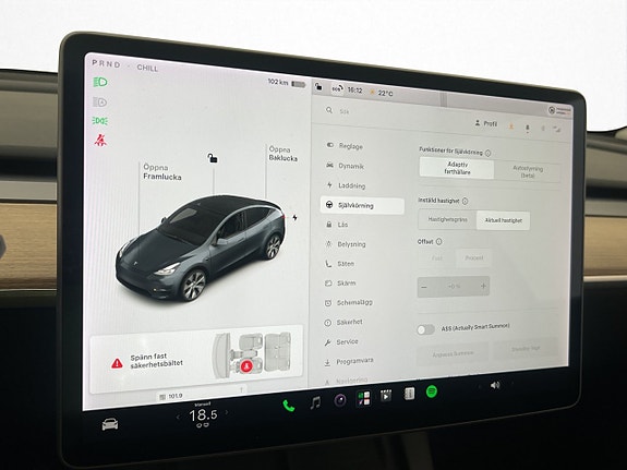 Tesla Model Y 25 of 30