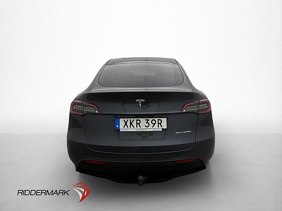 Tesla Model Y 8 of 30