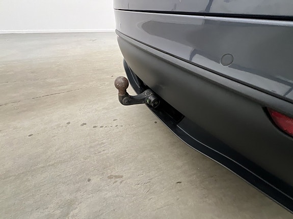 Tesla Model Y 13 of 30