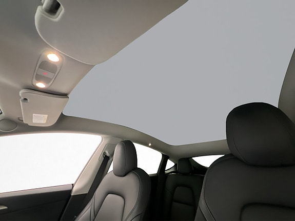 Tesla Model Y 27 of 30