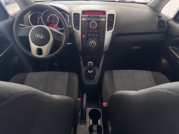 Kia Venga 18 of 25