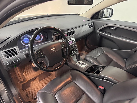 Volvo XC70 9 of 21