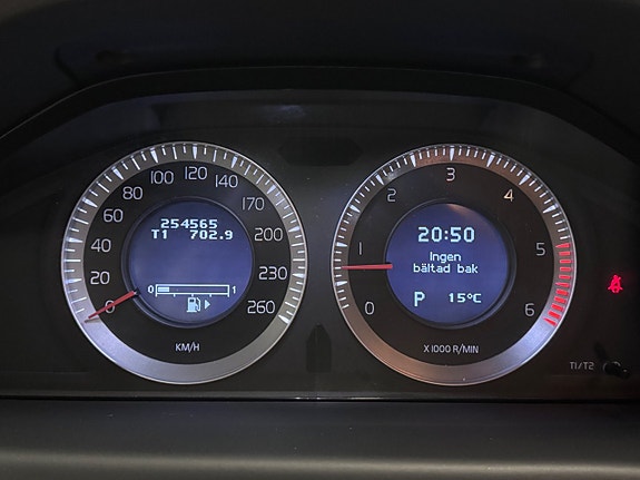 Volvo XC70 12 of 21