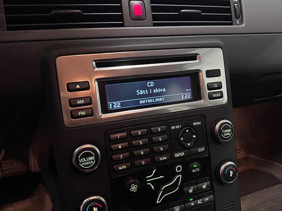 Volvo XC70 16 of 21