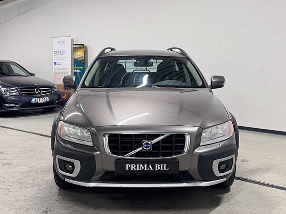 Volvo XC70 2 of 21