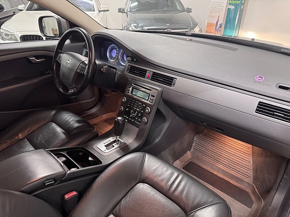 Volvo XC70 18 of 21