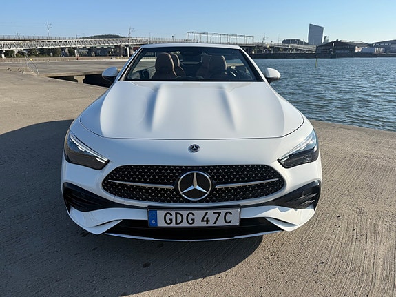 Mercedes-Benz CLE200 2 of 21