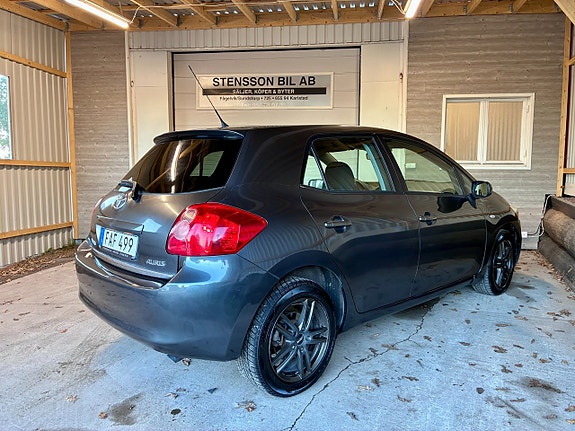 Toyota Auris 5 of 11