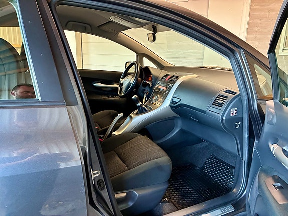 Toyota Auris 9 of 11