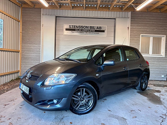 Toyota Auris 2 of 11