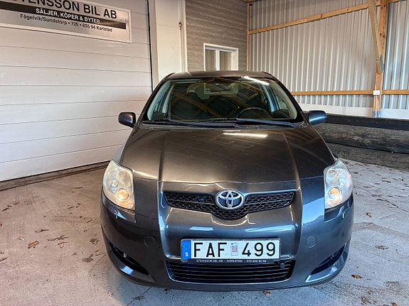 Toyota Auris 3 of 11