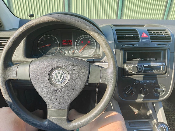 Volkswagen Golf V 8 of 11
