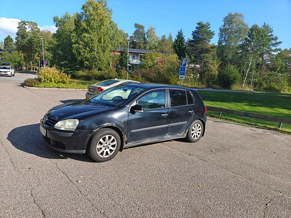 Volkswagen Golf V 3 of 11