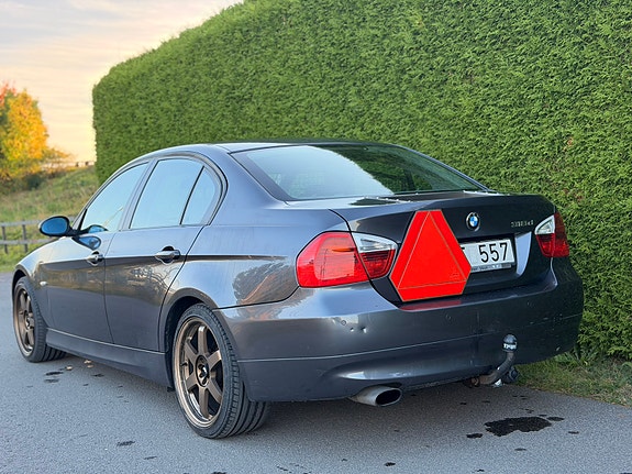 BMW 318d 4 of 10