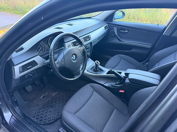 BMW 318d 8 of 10