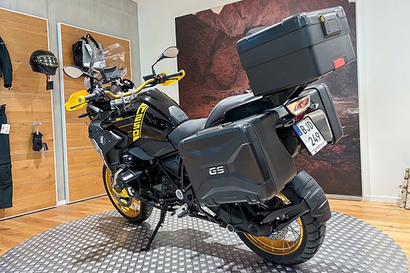 BMW R 1250 GS |40th anniversary|Toppbox|Sidoväskor|Endast 961 mil| 4 of 13