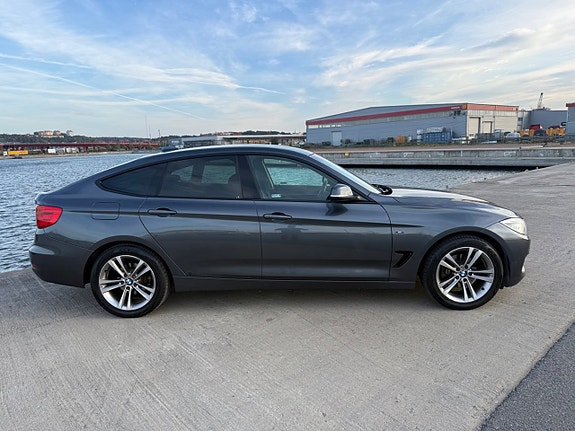 BMW 320d 8 of 17