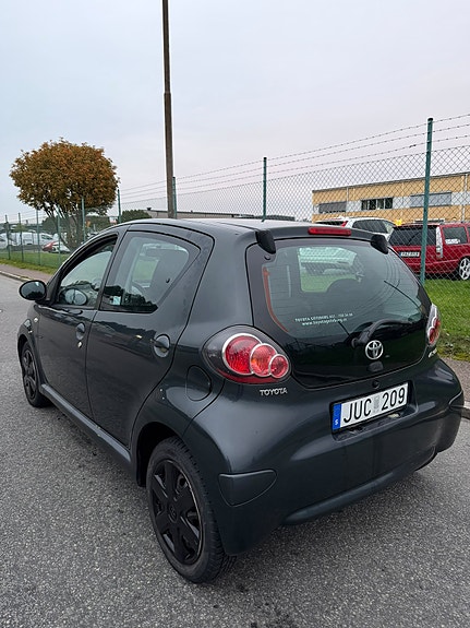 Toyota Aygo 4 of 7