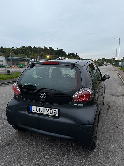 Toyota Aygo 3 of 7