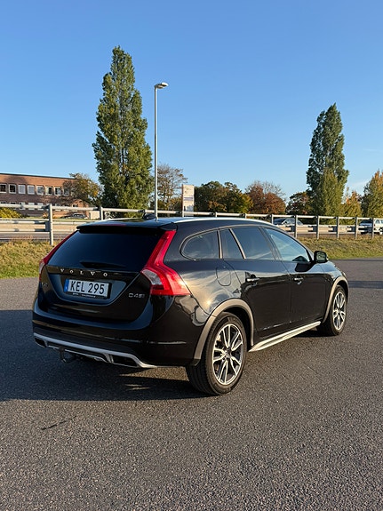 Volvo V60 Cross Country 3 of 9