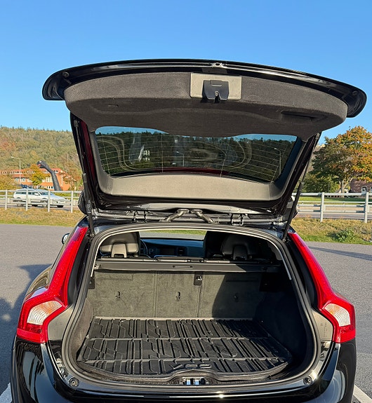 Volvo V60 Cross Country 5 of 9