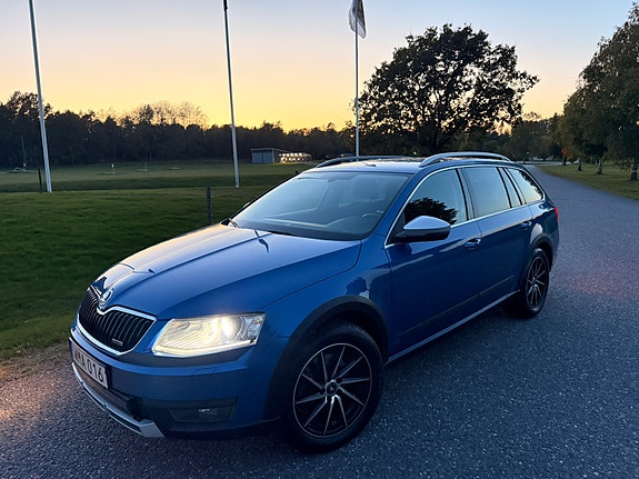Skoda Octavia Scout 12 of 27