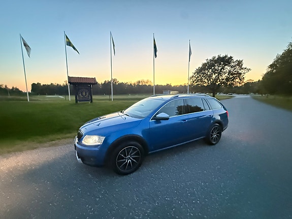 Skoda Octavia Scout 10 of 27