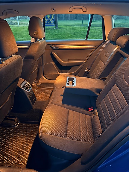 Skoda Octavia Scout 18 of 27