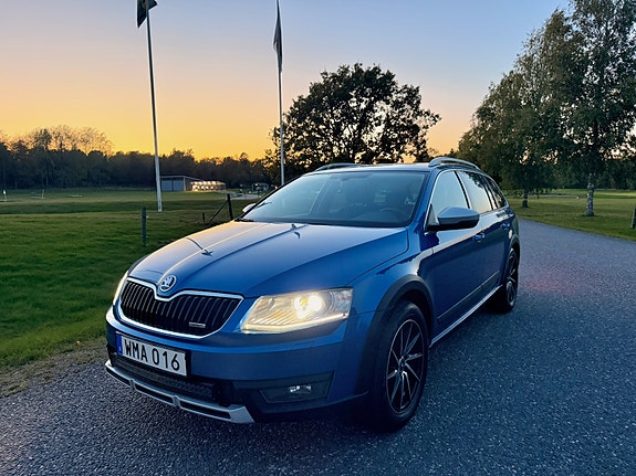 Skoda Octavia Scout 2 of 27