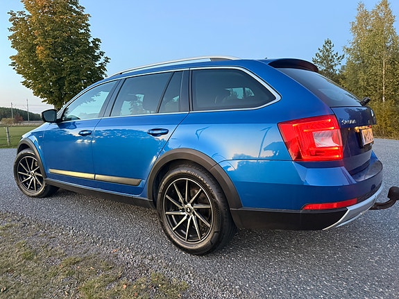 Skoda Octavia Scout 26 of 27