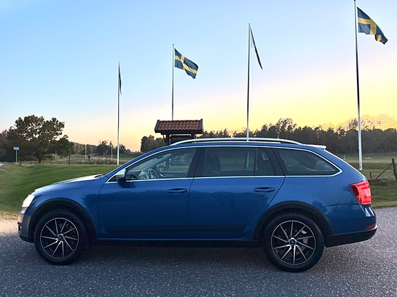 Skoda Octavia Scout 13 of 27