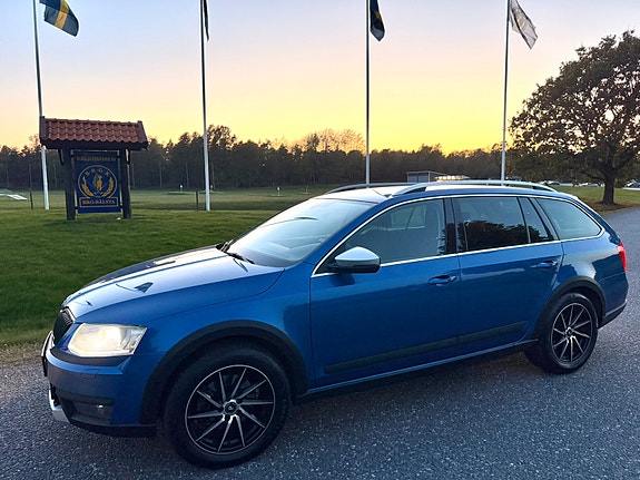 Skoda Octavia Scout 8 of 27