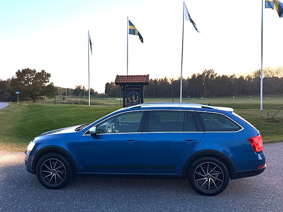 Skoda Octavia Scout 11 of 27