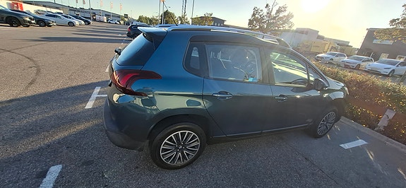 Peugeot 2008 4 of 6