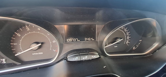 Peugeot 2008 5 of 6