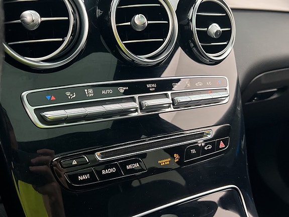 Mercedes-Benz GLC350 e 26 of 30