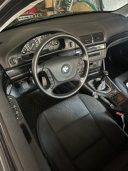 BMW 530i 6 of 7