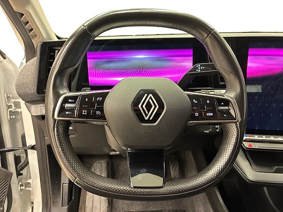Renault Megane E-Tech 10 of 14