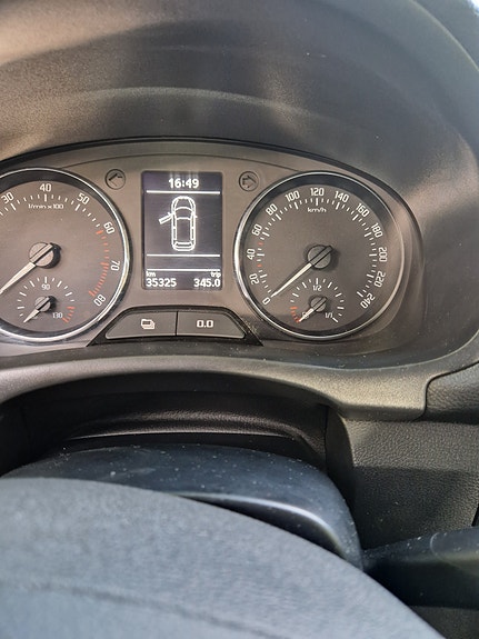 Skoda Fabia 5 of 7