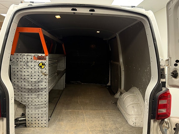 Volkswagen Transporter 14 of 16
