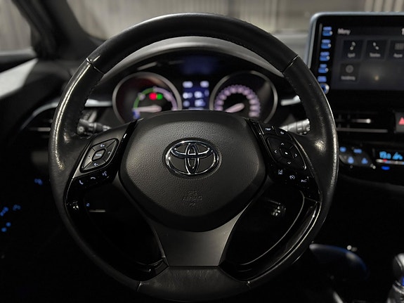 Toyota C-HR 10 of 18