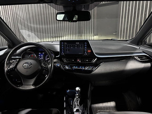 Toyota C-HR 12 of 18