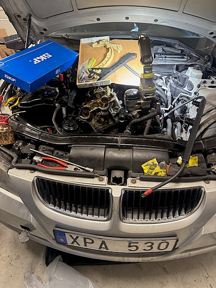BMW 320i 15 of 15