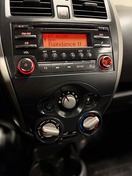 Nissan Micra 14 of 18